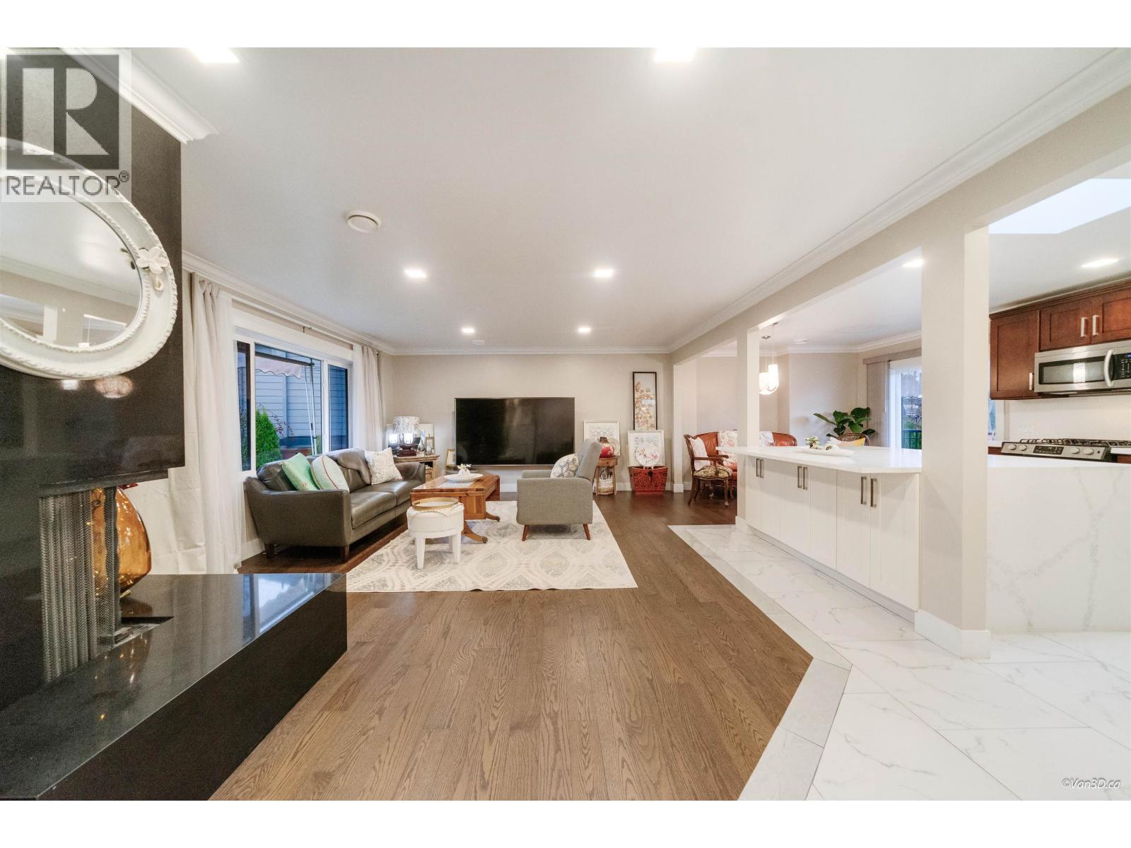 922 SEACREST COURT, Port Moody