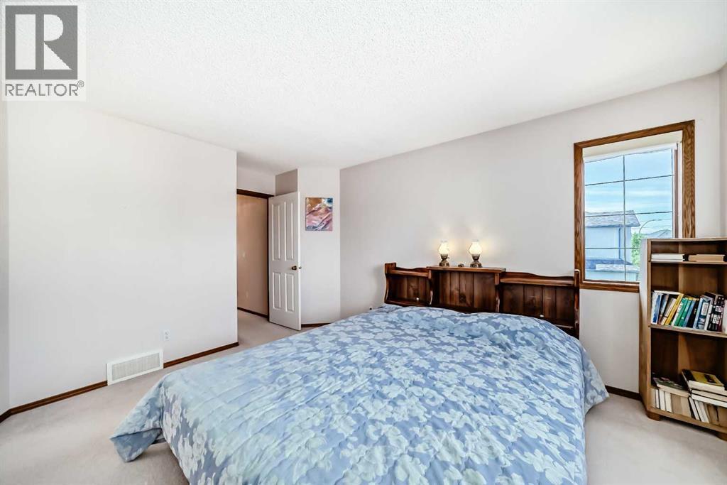 Single Family House for Sale in  Sierra Nevada Green SW Signal Hill Calgary 