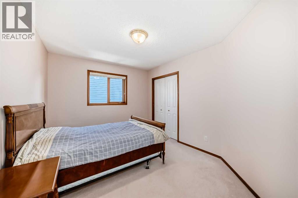 Single Family House for Sale in  Sierra Nevada Green SW Signal Hill Calgary 