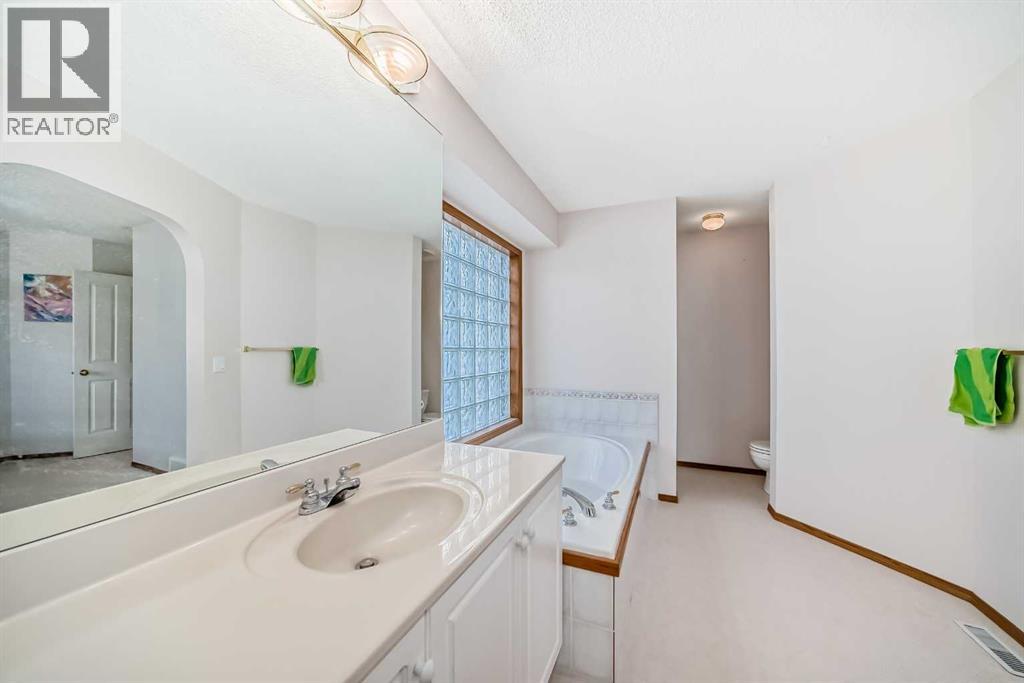 Single Family House for Sale in  Sierra Nevada Green SW Signal Hill Calgary 