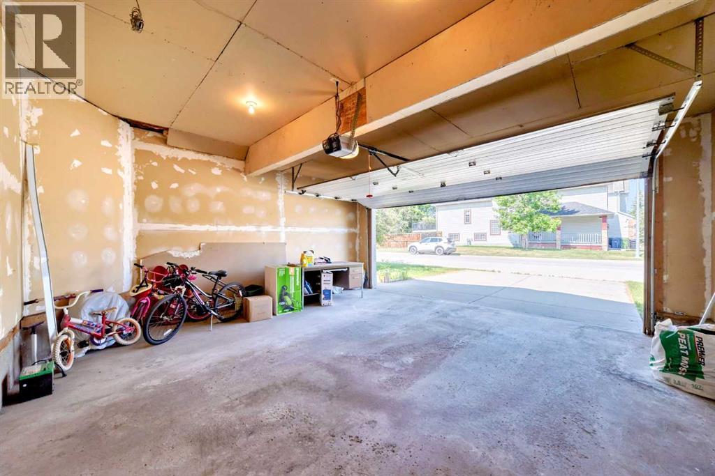 Single Family House for Sale in  Sierra Nevada Green SW Signal Hill Calgary 