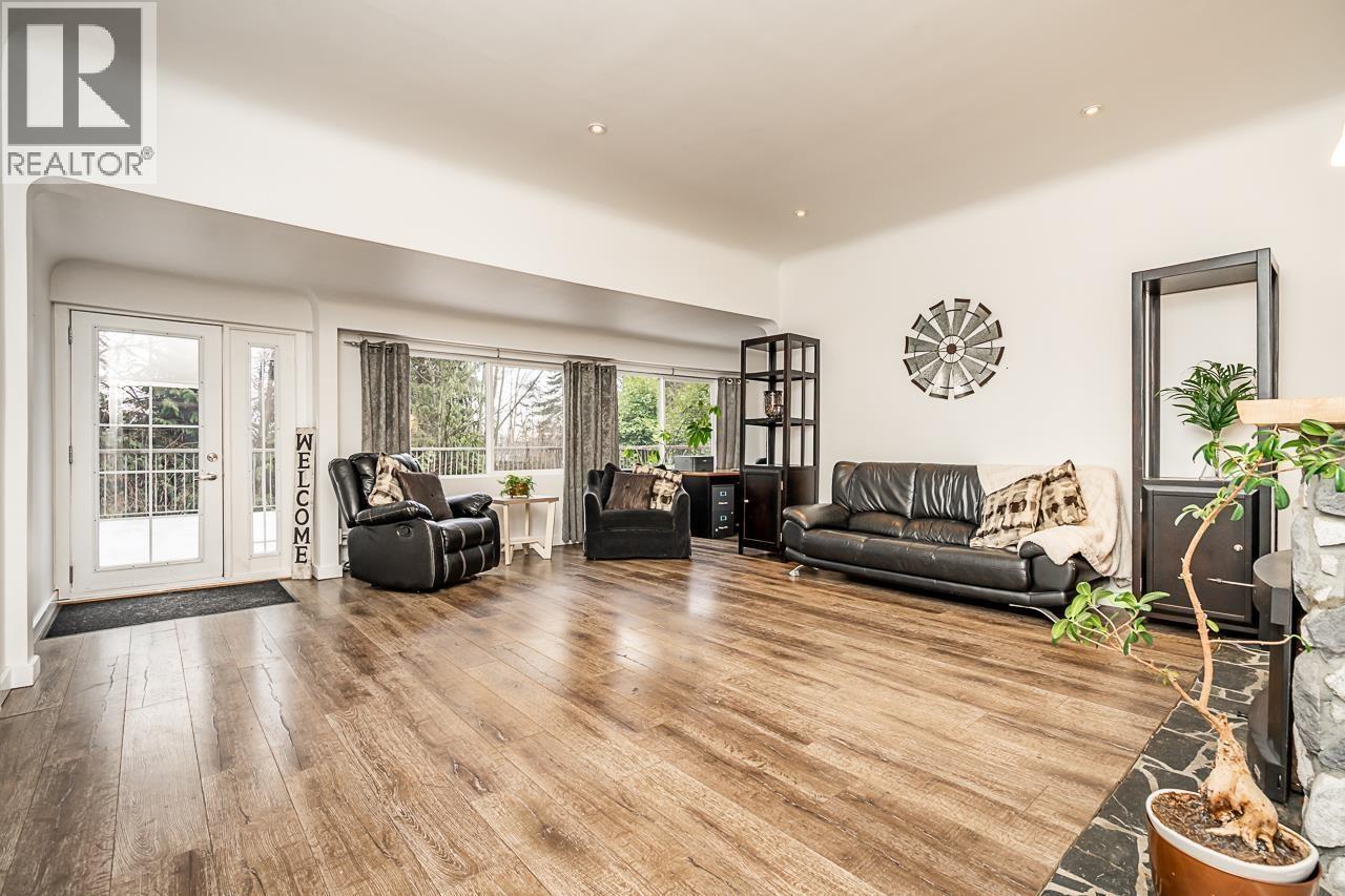 25745 LOUGHEED HIGHWAY, Maple Ridge