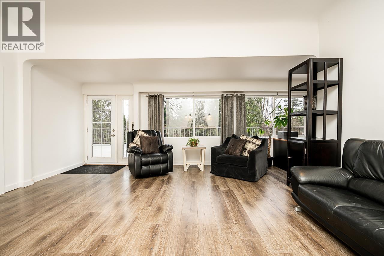 25745 LOUGHEED HIGHWAY, Maple Ridge