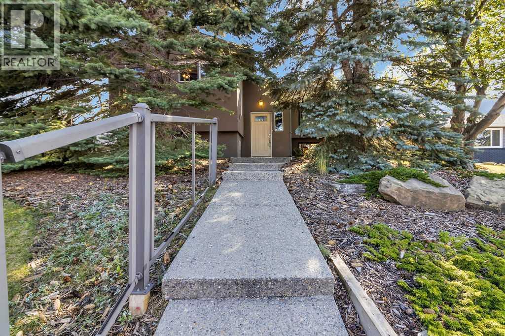Single Family House Bi-level for Sale in  Rundleson Way NE Rundle Calgary 