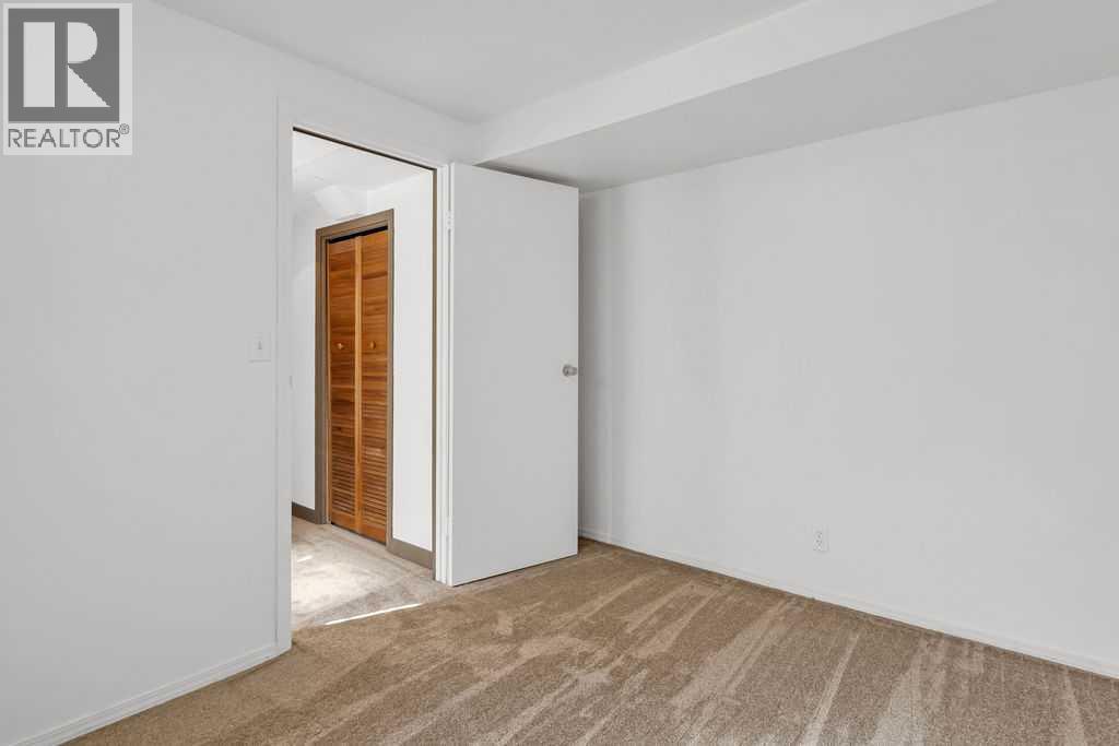 Single Family House Bi-level for Sale in  Rundleson Way NE Rundle Calgary 