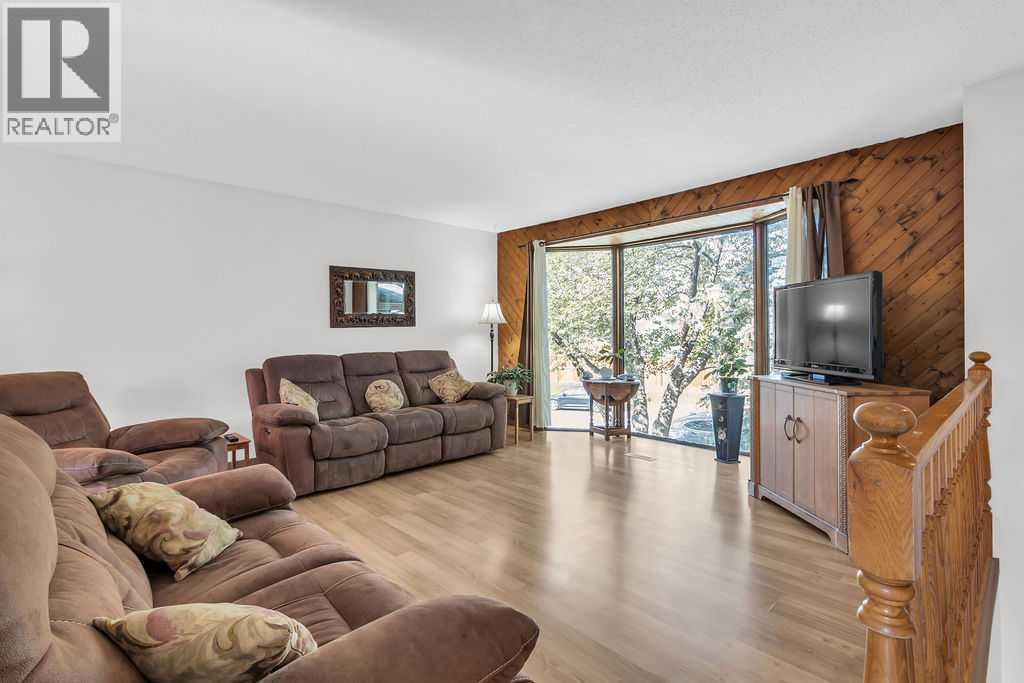 Single Family House Bi-level for Sale in  Rundleson Way NE Rundle Calgary 