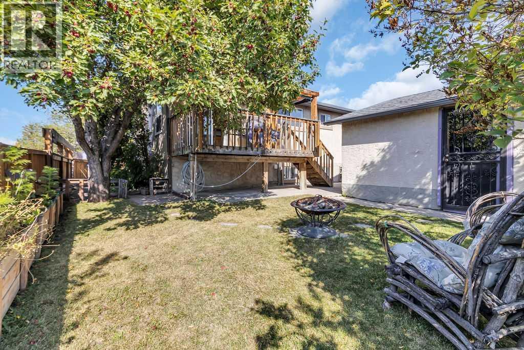 Single Family House Bi-level for Sale in  Rundleson Way NE Rundle Calgary 