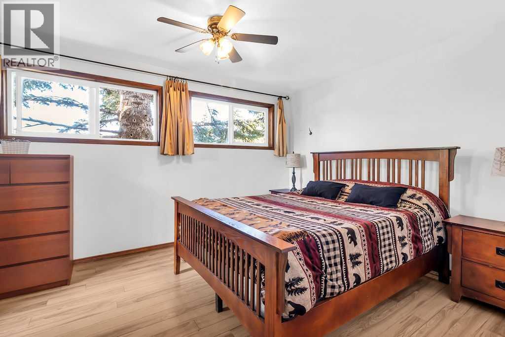 Single Family House Bi-level for Sale in  Rundleson Way NE Rundle Calgary 