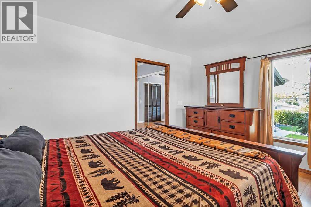 Single Family House Bi-level for Sale in  Rundleson Way NE Rundle Calgary 