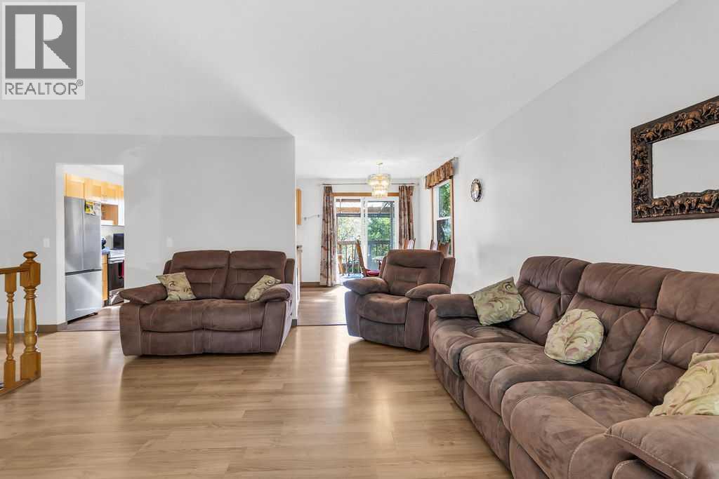 Single Family House Bi-level for Sale in  Rundleson Way NE Rundle Calgary 