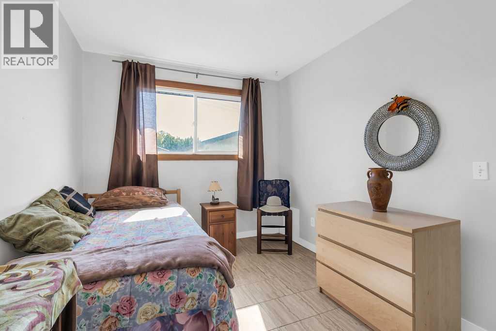 Single Family House Bi-level for Sale in  Rundleson Way NE Rundle Calgary 