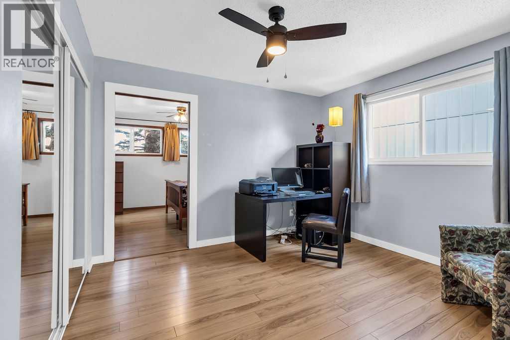 Single Family House Bi-level for Sale in  Rundleson Way NE Rundle Calgary 