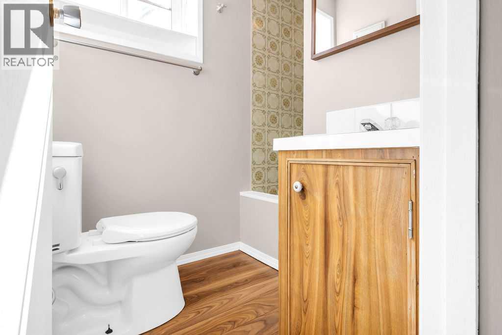 Single Family House Bi-level for Sale in  Rundleson Way NE Rundle Calgary 