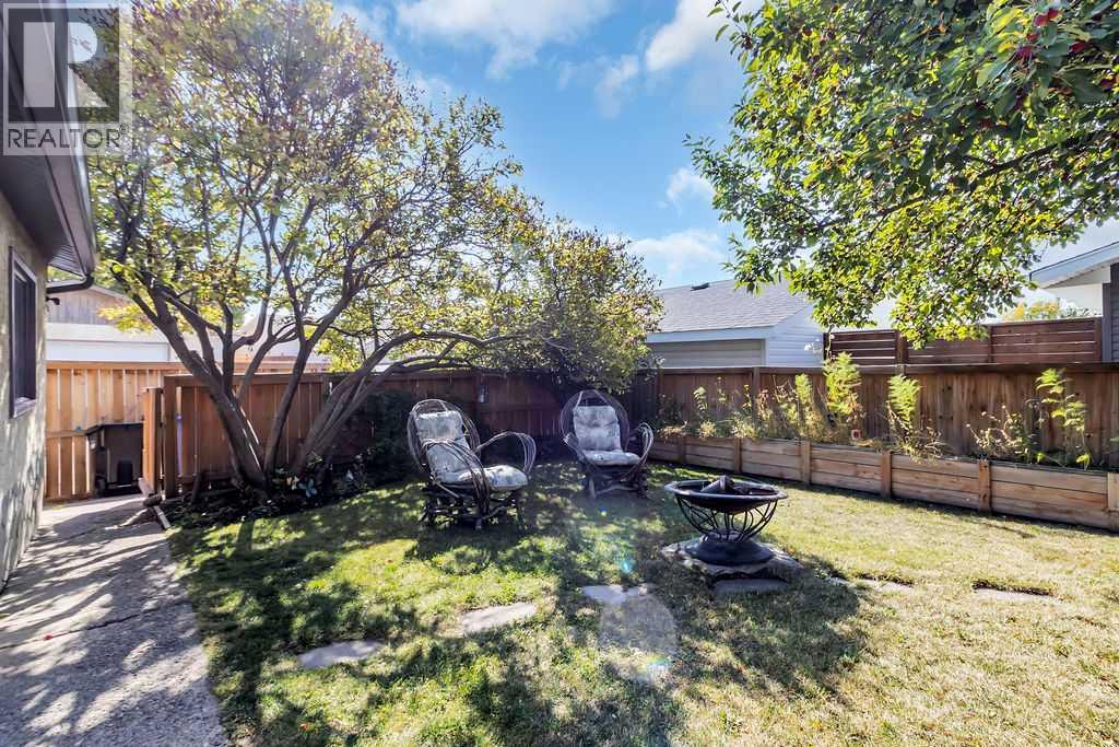 Single Family House Bi-level for Sale in  Rundleson Way NE Rundle Calgary 