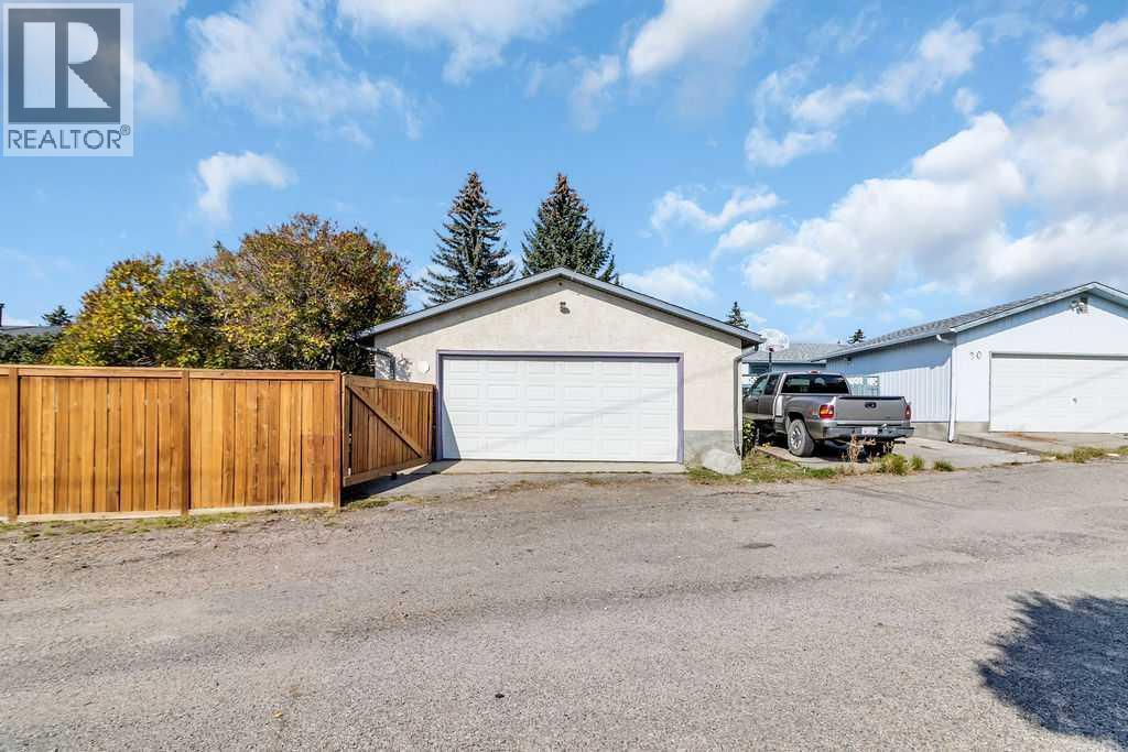 Single Family House Bi-level for Sale in  Rundleson Way NE Rundle Calgary 