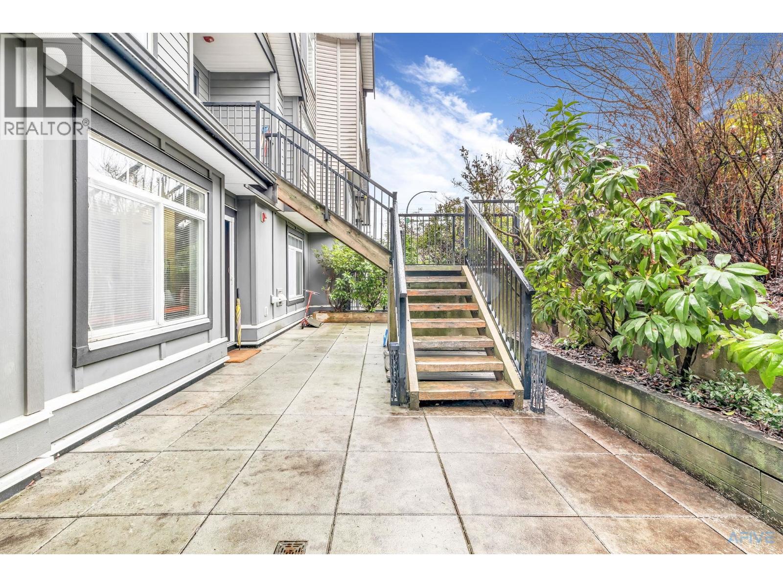 11 7428 14TH AVENUE, Burnaby