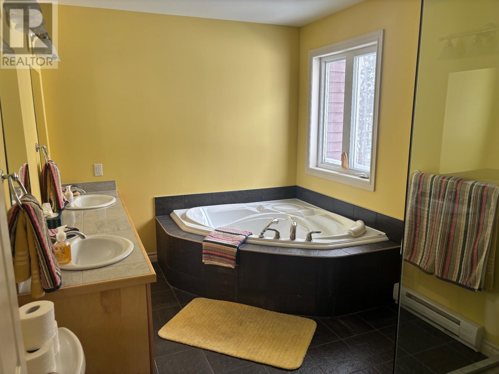 19 JUNIPER Grove — photo 16