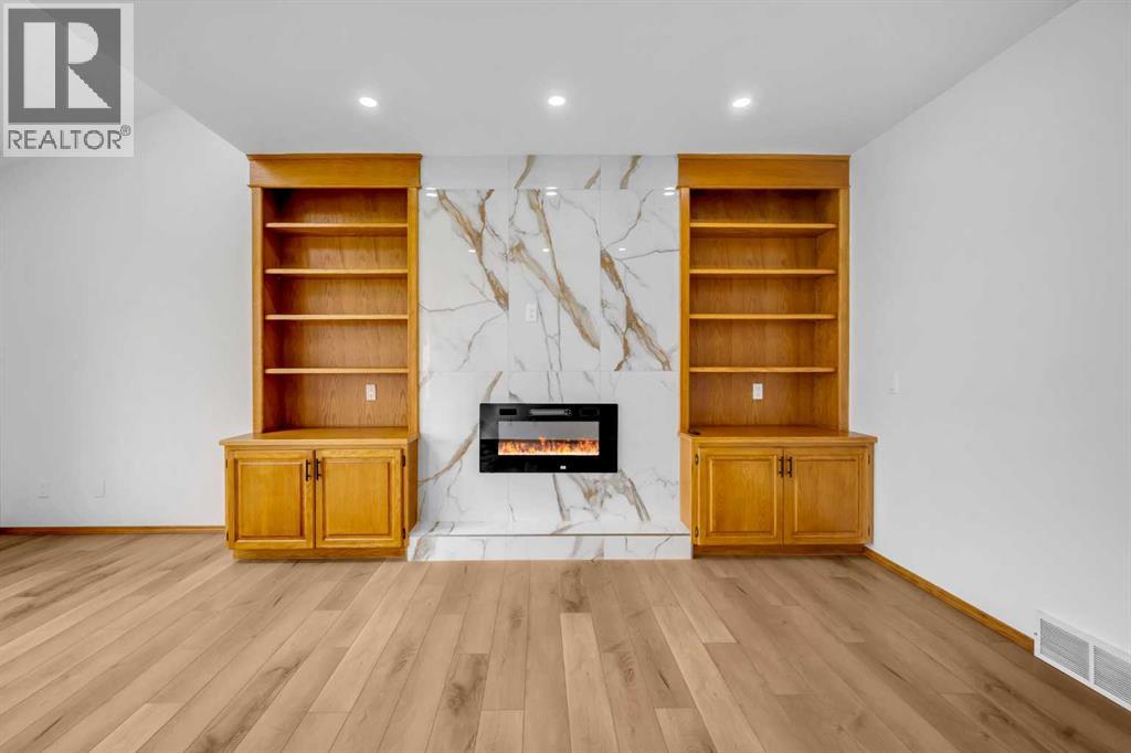 Single Family House for Sale in  Coral Shores Bay NE Coral Springs Calgary 