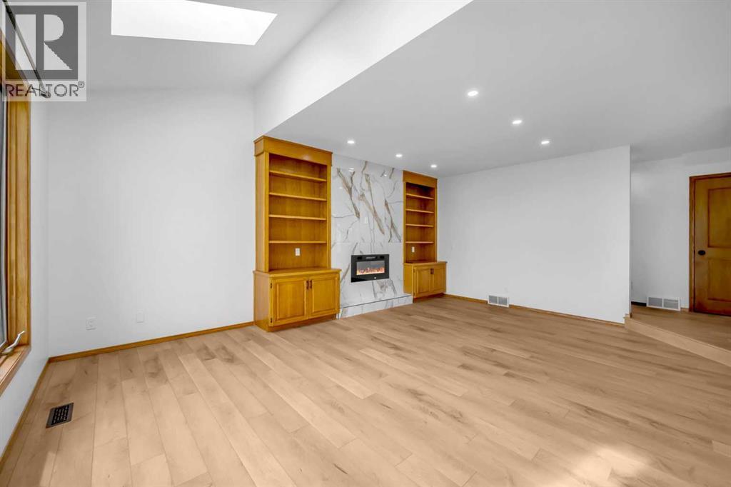 Single Family House for Sale in  Coral Shores Bay NE Coral Springs Calgary 