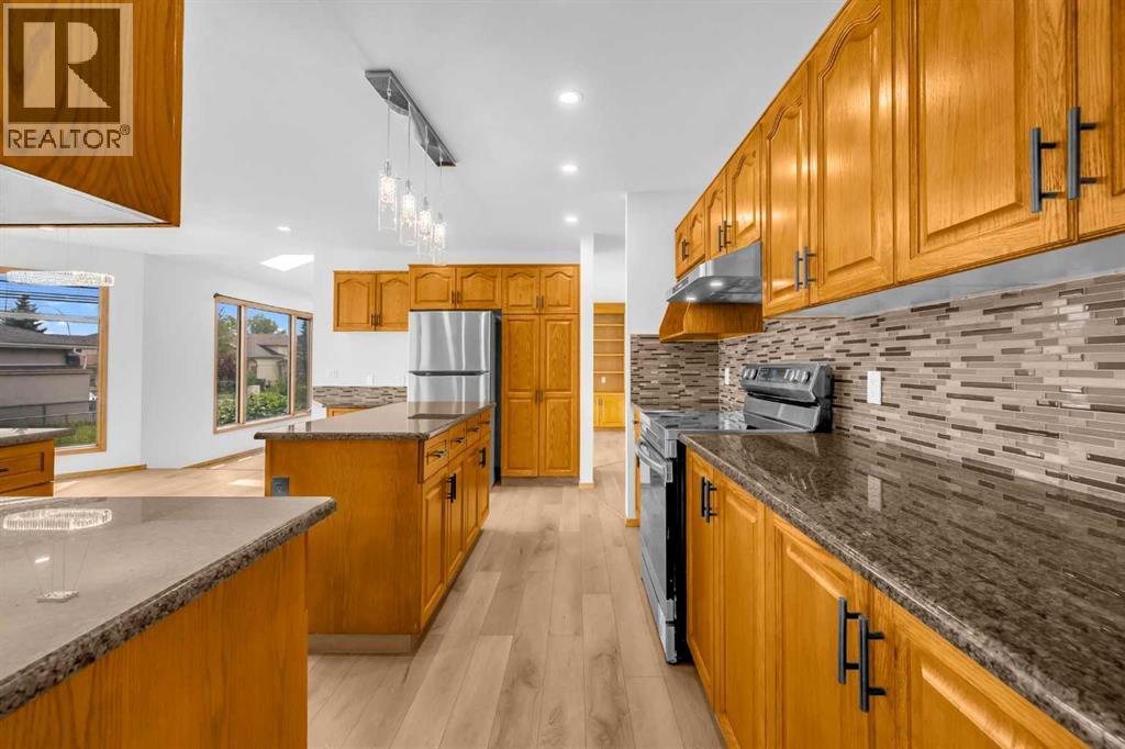 Single Family House for Sale in  Coral Shores Bay NE Coral Springs Calgary 