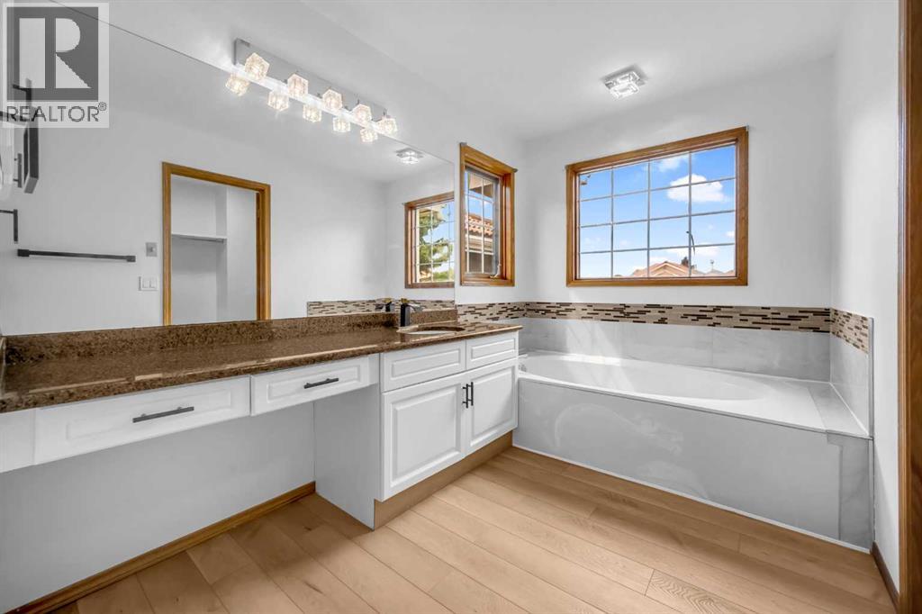 Single Family House for Sale in  Coral Shores Bay NE Coral Springs Calgary 