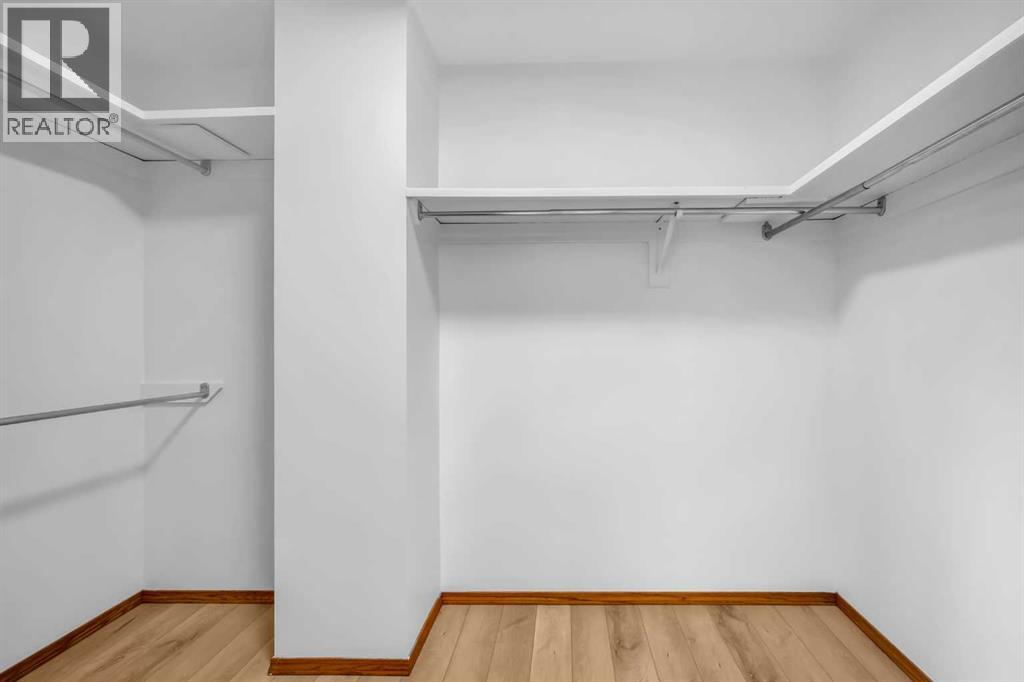 Single Family House for Sale in  Coral Shores Bay NE Coral Springs Calgary 