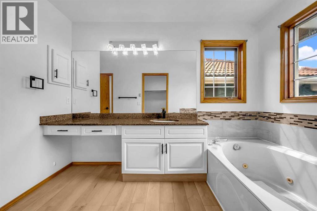 Single Family House for Sale in  Coral Shores Bay NE Coral Springs Calgary 