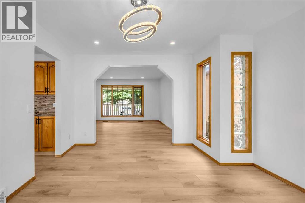 Single Family House for Sale in  Coral Shores Bay NE Coral Springs Calgary 