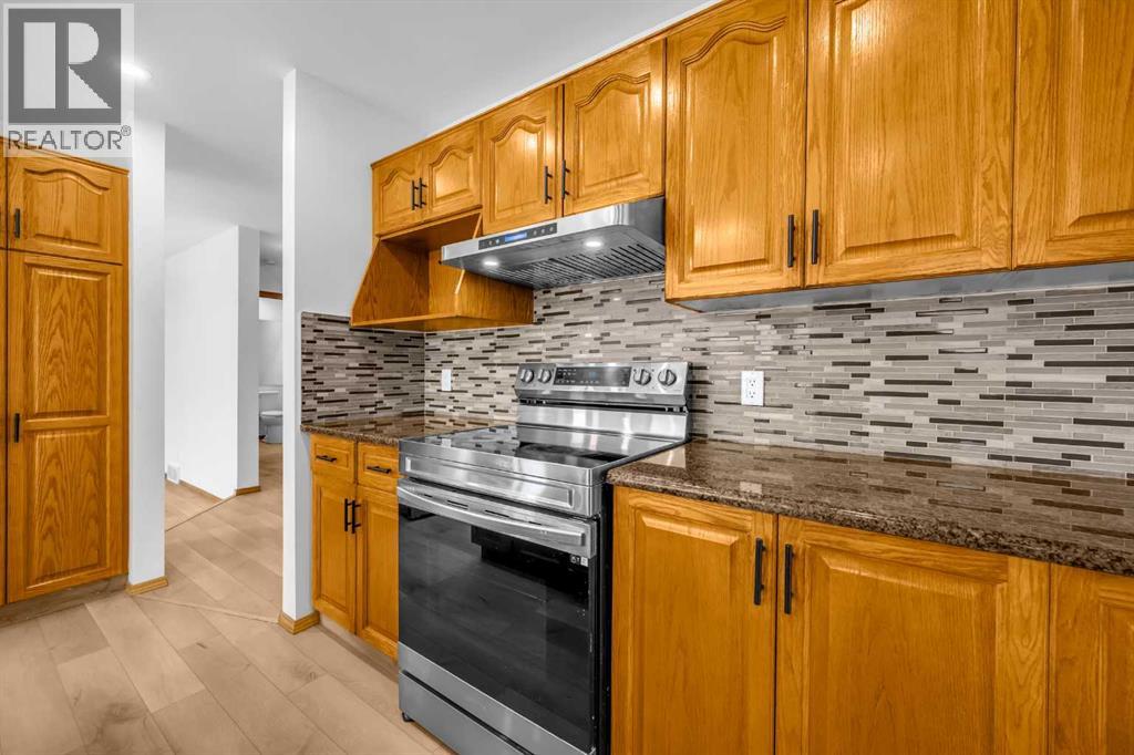 Single Family House for Sale in  Coral Shores Bay NE Coral Springs Calgary 