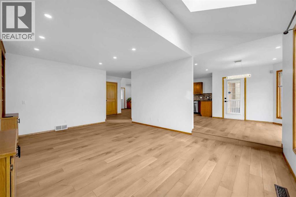 Single Family House for Sale in  Coral Shores Bay NE Coral Springs Calgary 