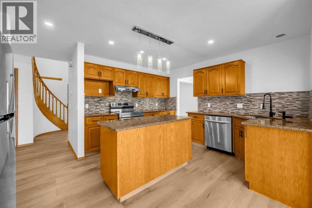 Single Family House for Sale in  Coral Shores Bay NE Coral Springs Calgary 