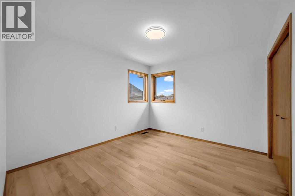 Single Family House for Sale in  Coral Shores Bay NE Coral Springs Calgary 