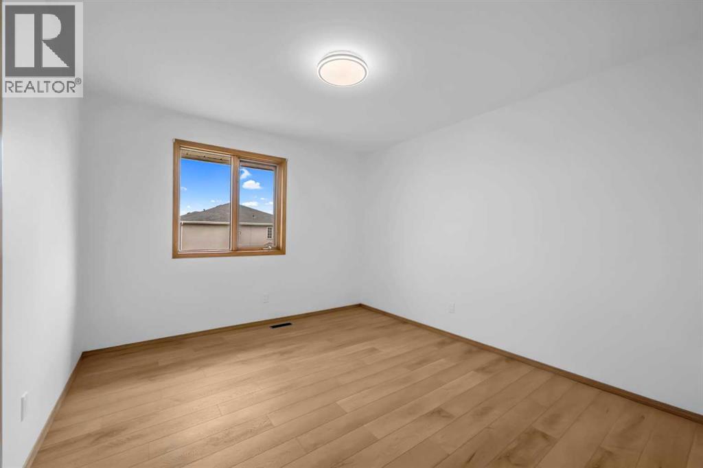 Single Family House for Sale in  Coral Shores Bay NE Coral Springs Calgary 