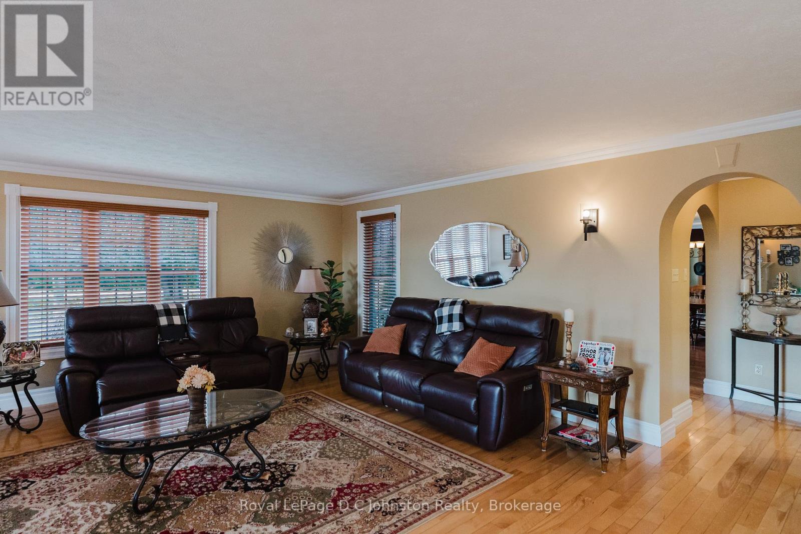 496 SPENCE STREET - 7
