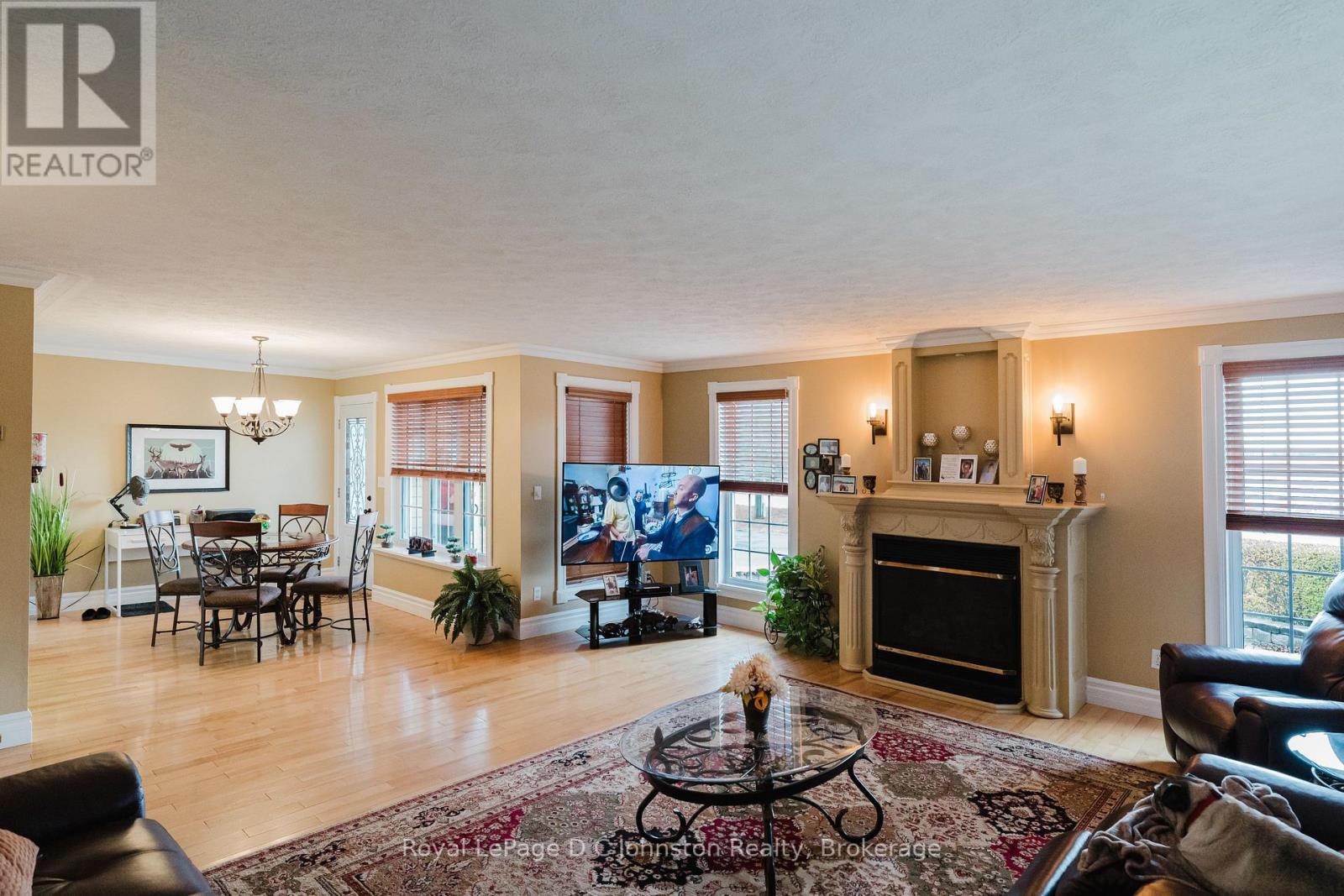 496 SPENCE STREET - 8