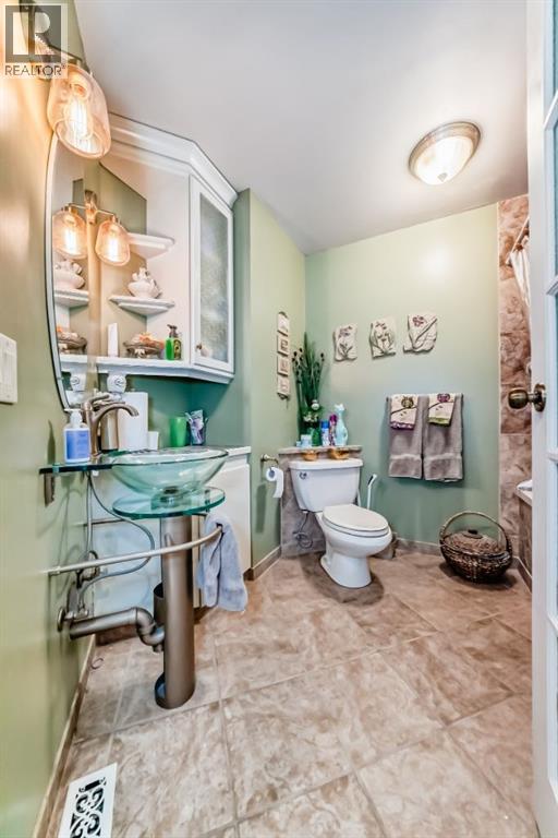 Single Family House Bi-level for Sale in  Templeview Way NE Temple Calgary 