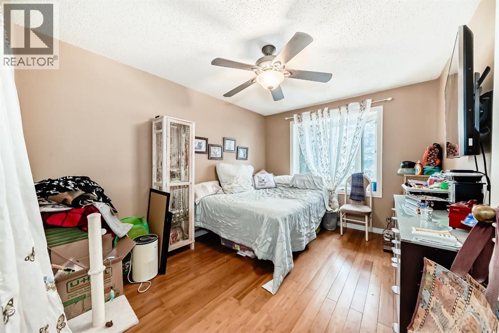 Single Family House Bi-level for Sale in  Templeview Way NE Temple Calgary 