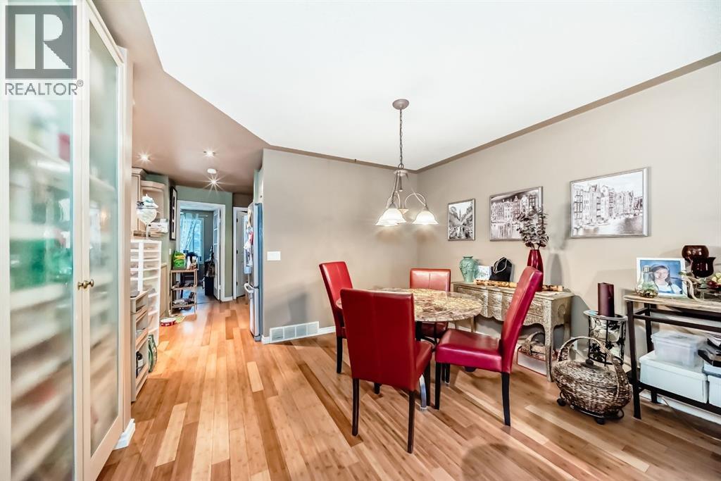 Single Family House Bi-level for Sale in  Templeview Way NE Temple Calgary 