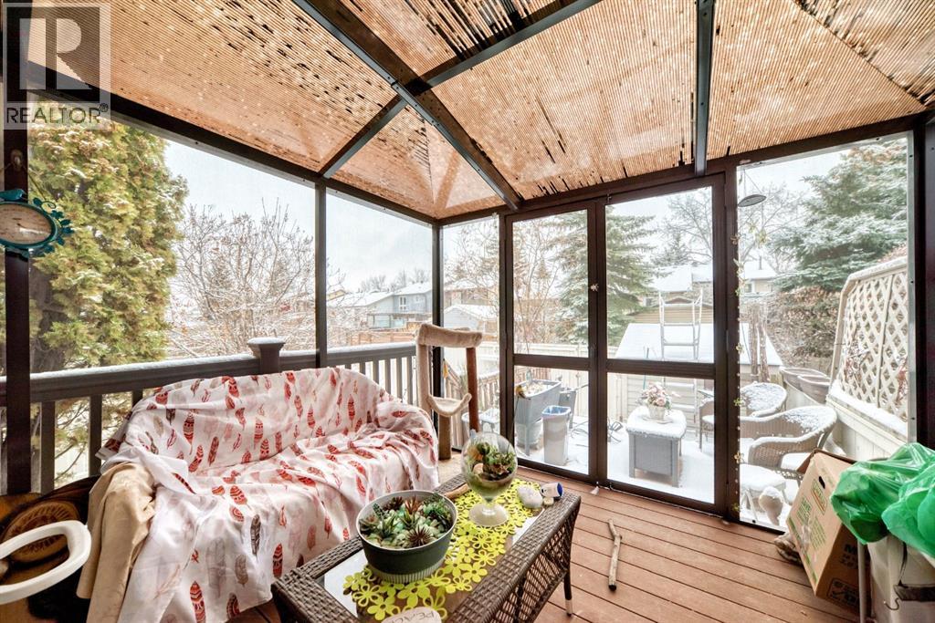 Single Family House Bi-level for Sale in  Templeview Way NE Temple Calgary 