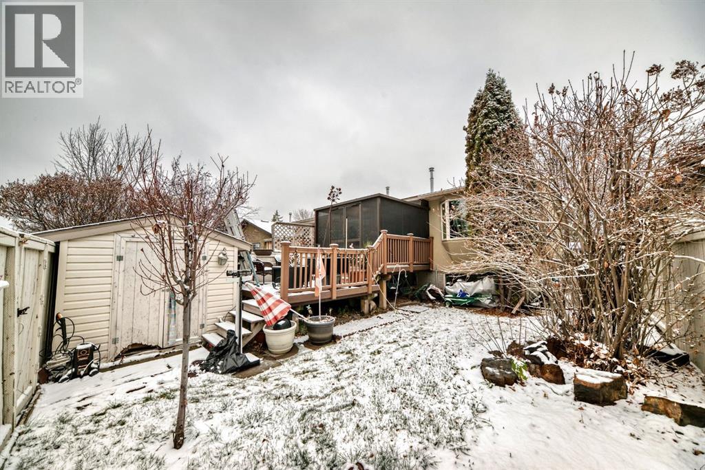 Single Family House Bi-level for Sale in  Templeview Way NE Temple Calgary 