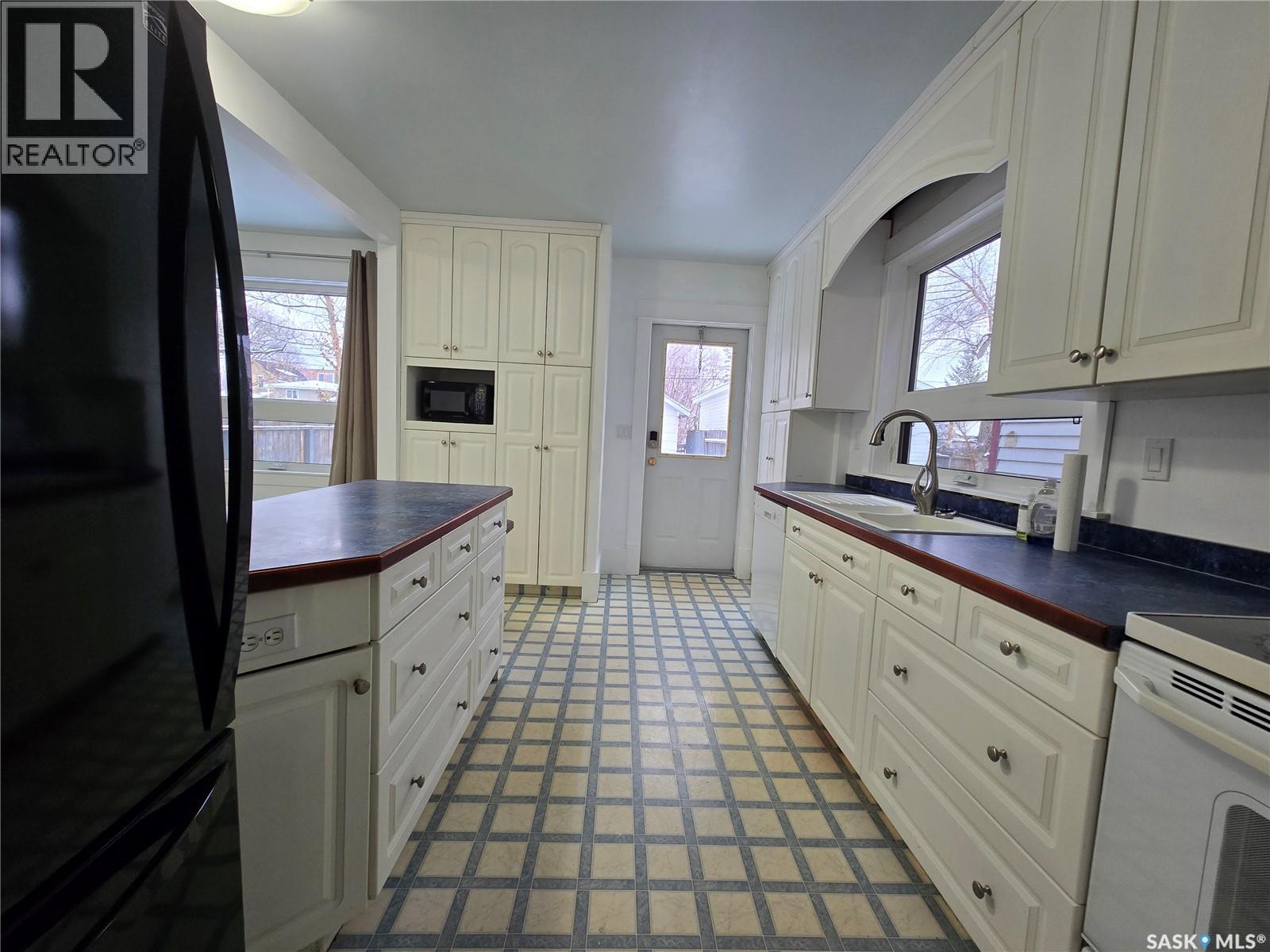 Single Family House 2 Level for Sale in  G AVENUE N Saskatoon 