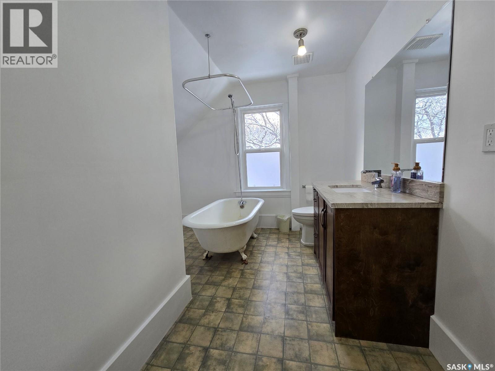 Single Family House 2 Level for Sale in  G AVENUE N Saskatoon 