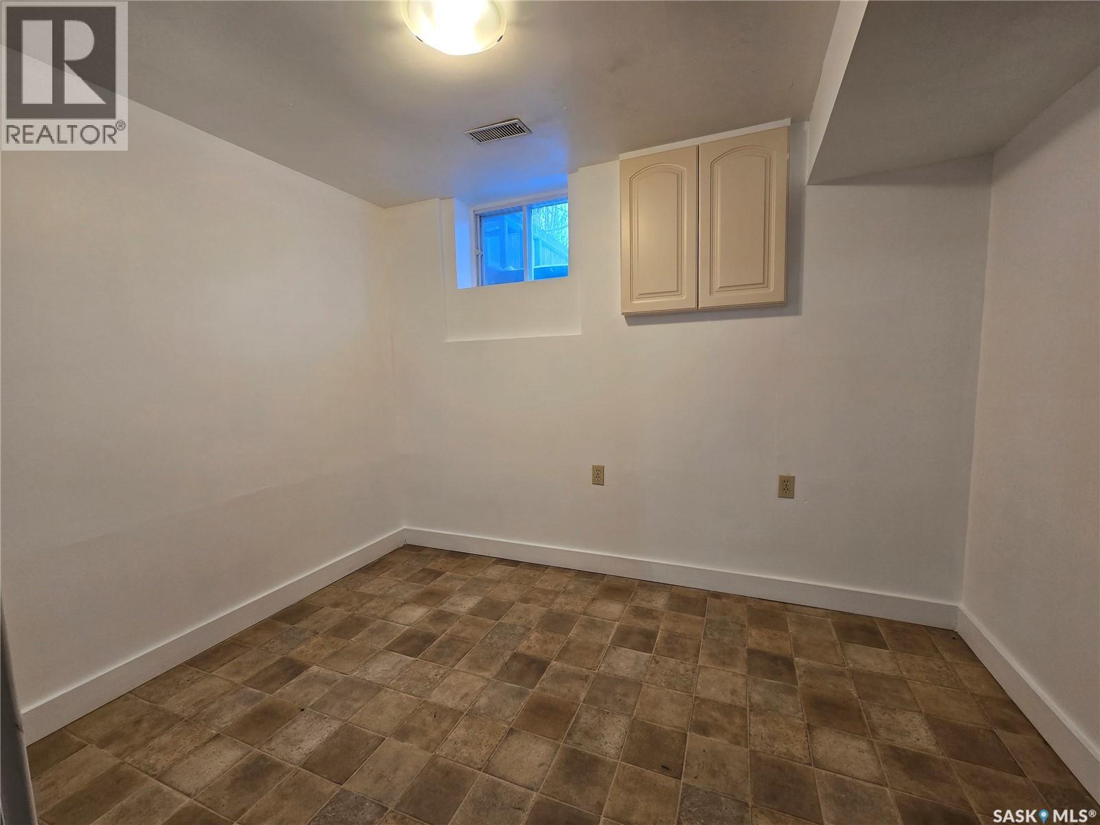 Single Family House 2 Level for Sale in  G AVENUE N Saskatoon 