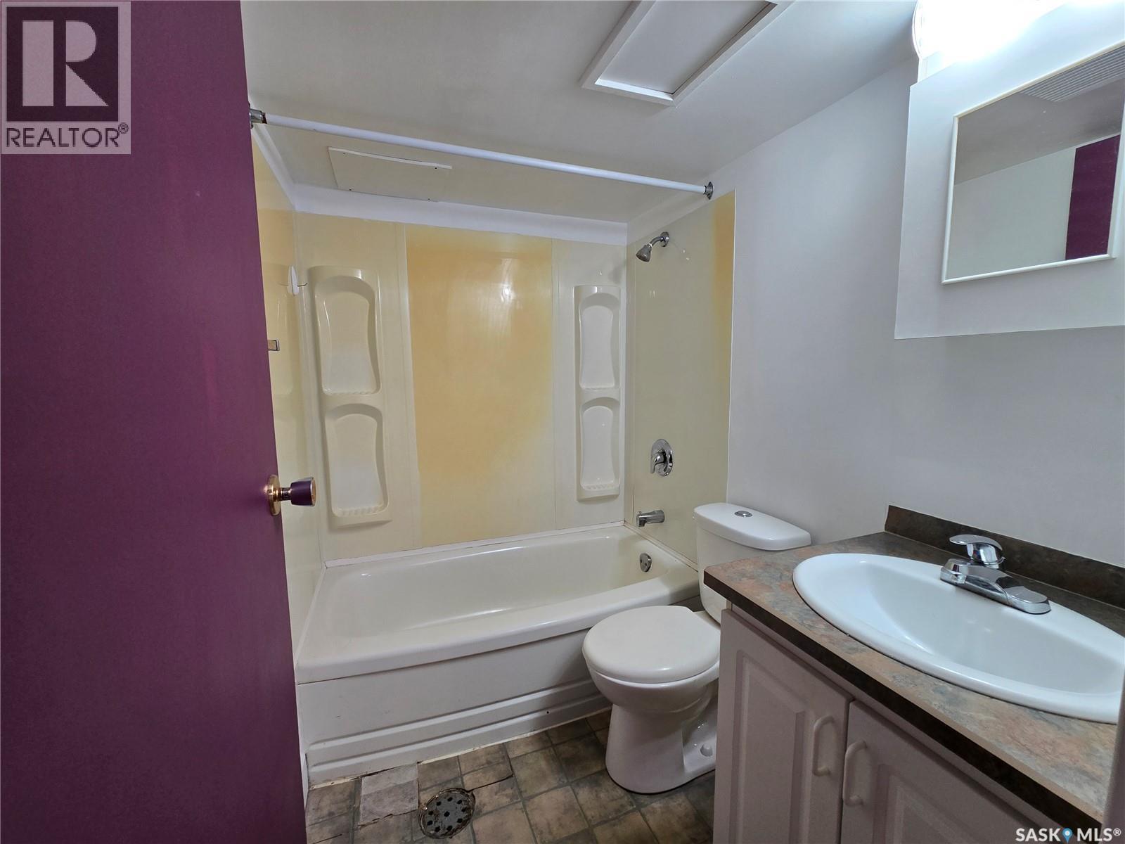 Single Family House 2 Level for Sale in  G AVENUE N Saskatoon 