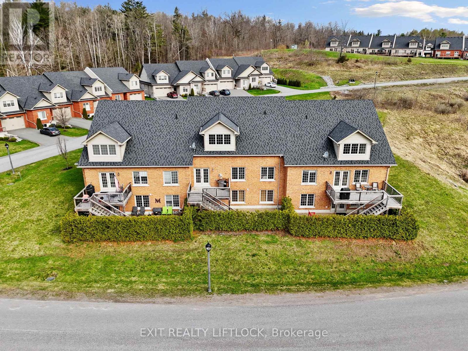 #10 68 BLOSSOM COURT - 10