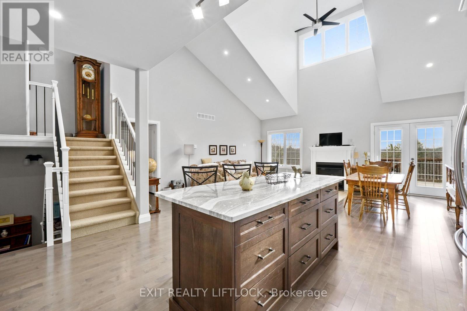 #10 68 BLOSSOM COURT - 20