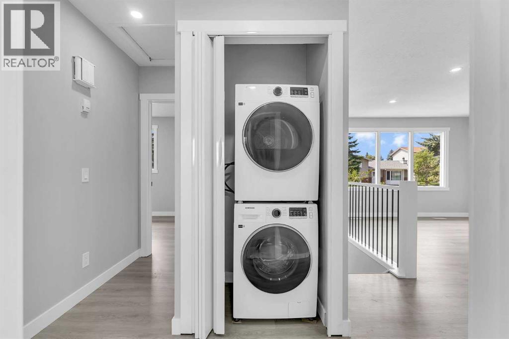 Single Family House Bi-level for Sale in  Rundlecairn Way NE Rundle Calgary 