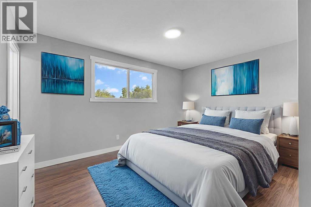 Single Family House Bi-level for Sale in  Rundlecairn Way NE Rundle Calgary 