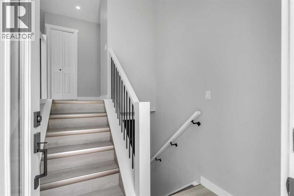 Single Family House Bi-level for Sale in  Rundlecairn Way NE Rundle Calgary 