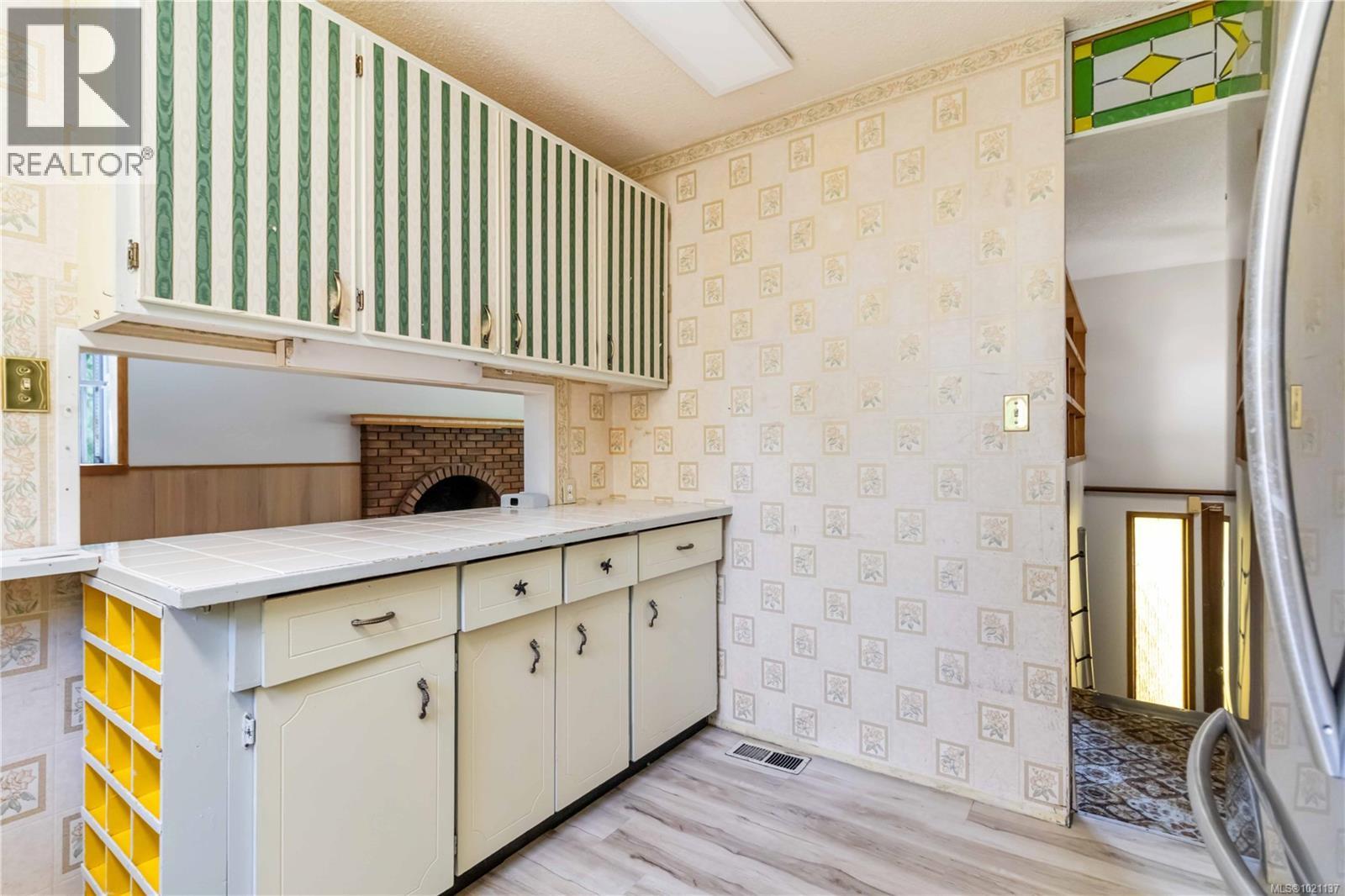 95 Marler Dr, View Royal